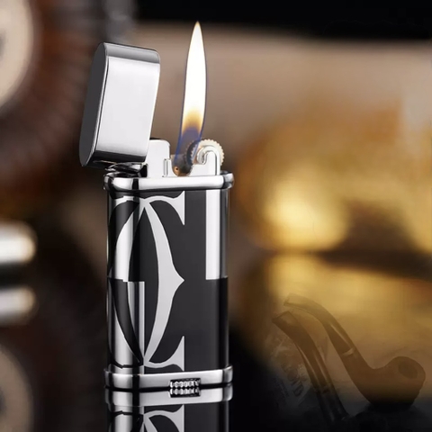 Bật lửa dáng Lùn - Đen Viền Bạc- Phiên bản Họa Tiết Cartier