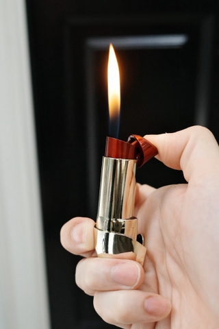 Bật Lửa Độc Lạ Son Đính Đá - Hồng