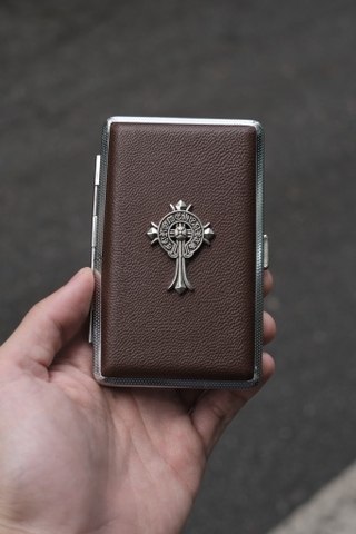 Box Da Nâu Đậm - Thánh Giá Chrome