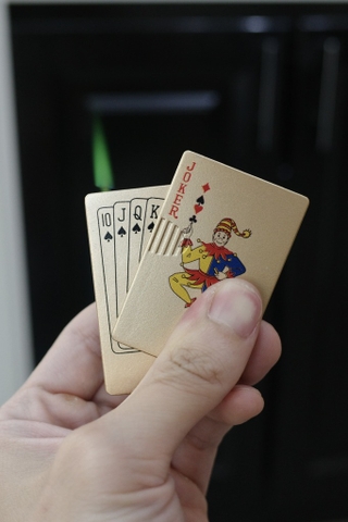Lá Bài Joker Vàng - Full Kim Loại