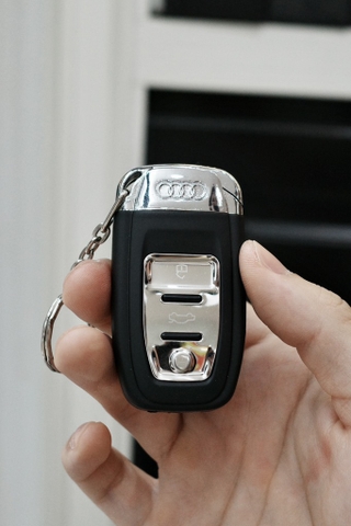 Bật Lửa Độc Lạ - Chìa Khóa Oto Audi