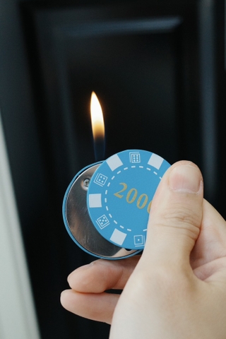 Bật Lửa Độc Lạ - Phiên Bản Phỉnh Các Màu