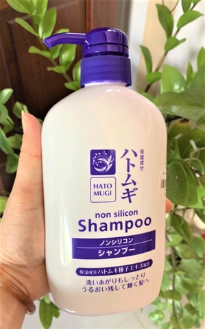Dầu Gội Cosme Station Hatomugi Shampoo Dưỡng Ẩm Chiết Xuất Hạt Ý Dĩ 600ml