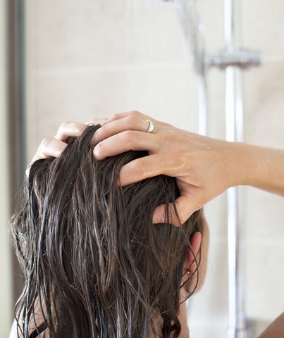 Dầu Gội Cosme Station Hatomugi Shampoo Dưỡng Ẩm Chiết Xuất Hạt Ý Dĩ 600ml