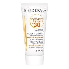Kem Chống Nắng Bioderma Photoderm AKN Mat Dành Cho Da Dầu, Mụn SPF30