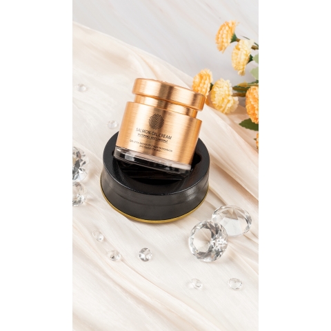 Kem Dưỡng Trắng, Ngăn Ngừa Lão Hóa Chiết Xuất Dầu Cá Hồi Cre8skin Salmon Oil Cream 80g