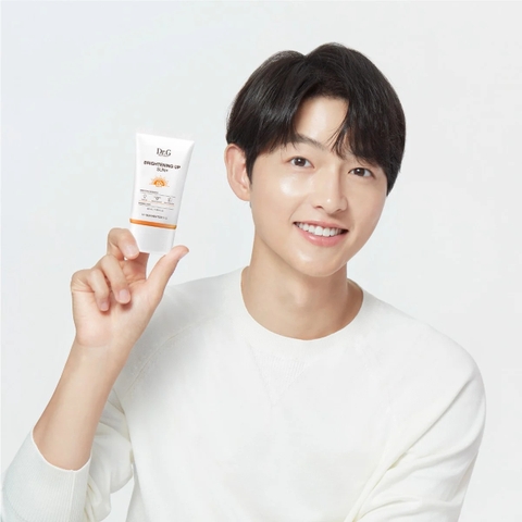 Kem Chống Nắng Nâng Tông Dr.G Hỗ Trợ Kiềm Dầu Brightening Up Sun+ SPF50+ PA+++