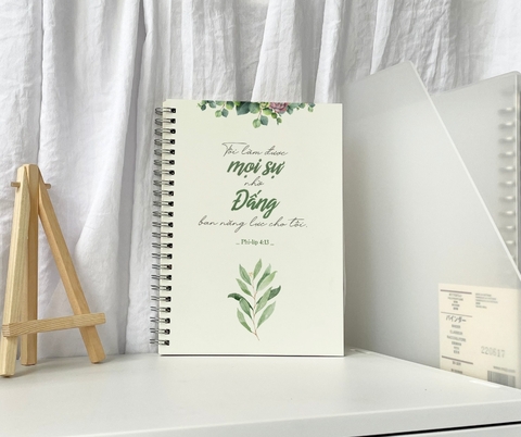 Sổ cơ đốc A6 gáy xoắn, 120 trang dòng kẻ, bìa trắng câu gốc Kinh Thánh Phi-Lip 4:13 