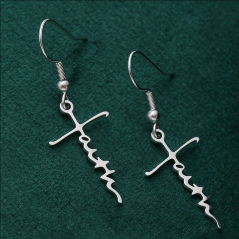 Khuyên Tai Cơ đốc