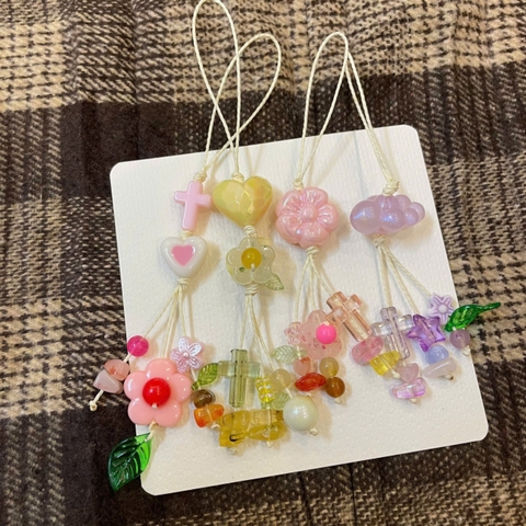 Charm điện thoại handmade nhiều mẫu
