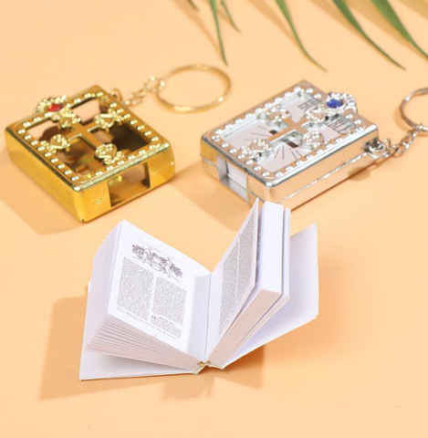 Móc khóa Kinh Thánh tiếng anh mini, có thể đọc được