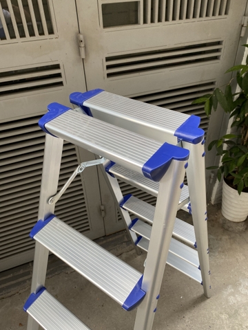 Thang ghế gấp chữ A NiNDA ND-R05 loại 5 bậc, chất liệu nhôm cao cấp