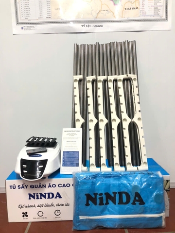 Tủ sấy quần áo NiNDA khung inox chắc chắn, có điều khiển từ xa
