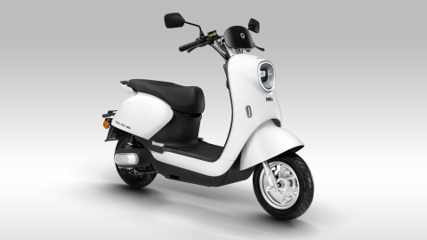 Xe máy điện Yadea M6I