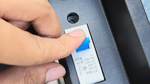 Tem thông số trong cốp xe Detech Espero Type 3 Pro