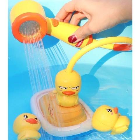 Đồ chơi tắm vịt cho em bé, với đầu vòi hoa sen có 4 chế độ phun nước khác nhau