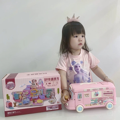 Đồ chơi xe bus màu hồng biến hình thành ngôi nhà búp bê đầy đủ nội thất phụ kiện dễ thương cho bé gái