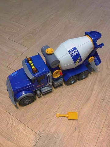 Đồ chơi ô tô mô hình xe bồn trộn bê tông cỡ lớn có nút quay nâng hạ hoạt động như thật kèm đèn nhạc cho bé