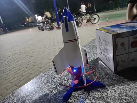 Đồ chơi bệ phóng tên lửa máy bay có thể xoay vòng xoè cánh có đèn vui nhộn