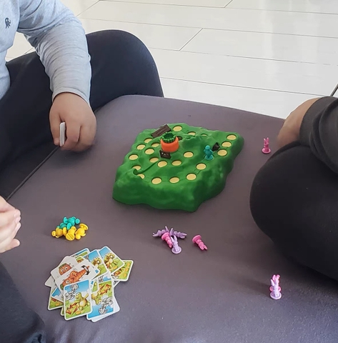 Bộ trò chơi thỏ vượt bẫy giải trí vui nhộn cho trẻ em và gia đình