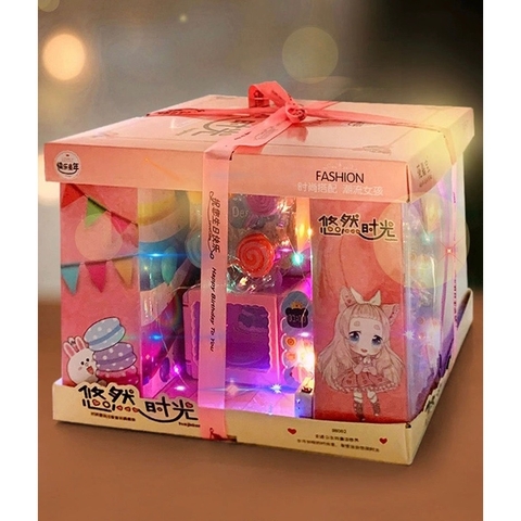 Hộp quà ngọt ngào: Ngôi nhà búp bê mini (có đèn ) đầy đủ đồ chơi các chủ đề cho bé