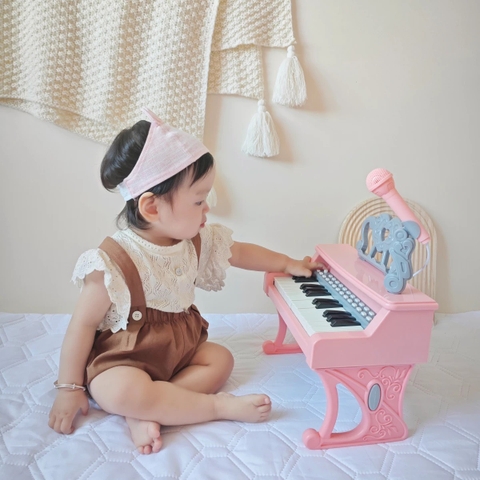 Đàn piano mini 25 phím điện tử cho bé tự học tại nhà, có mic hát thu âm, kết nối điện thoại kèm sẵn 22 bài hát vui vẻ