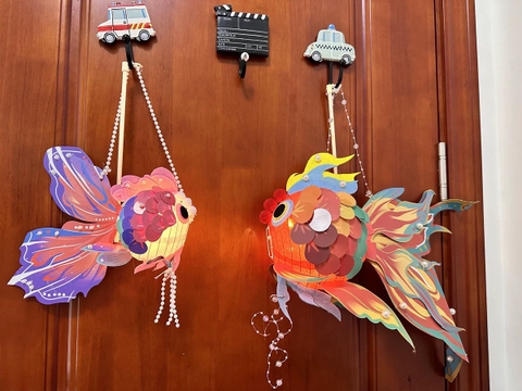 Đèn lồng trung thu con cá chép màu sắc lắp ráp thủ công DIY có đèn nhấp nháy 3 chế độ phát sáng siêu đẹp cao cấp cho bé