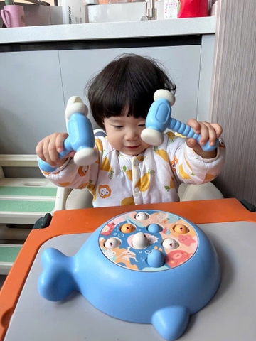 Đồ chơi đập chuột thông minh hình chú cá vui có nhạc vui nhộn kèm bàn xoay tự động rèn luyện đôi tay trẻ em