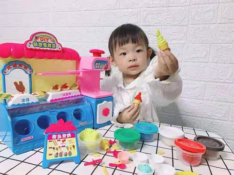 Đồ chơi máy bán kem có đèn với đất nặn nhiều màu