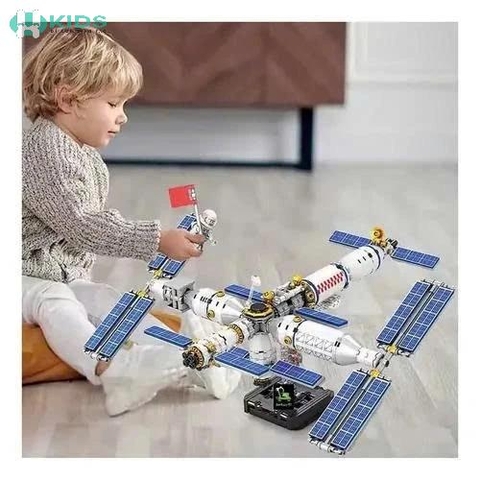 Bộ Xếp Hình Lắp Ghép Trạm Vũ Trụ Phi Hành Gia 471 Chi Tiết Cho Bé 6+
