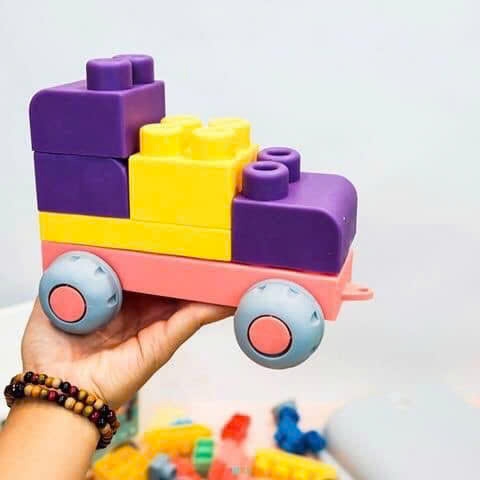 Bộ Lắp Ghép Nhựa Dẻo Cỡ Lớn Kèm Hộp Xe Kéo