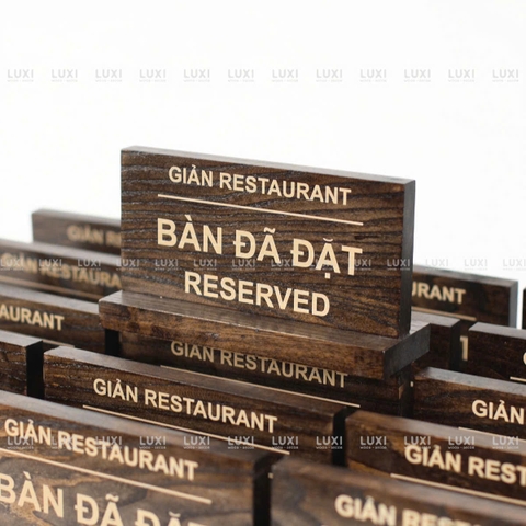 Bảng Gỗ Chữ T - Đã Đặt Bàn - Reversed - In Nội Dung Theo Yêu Cầu - LUXI DECOR