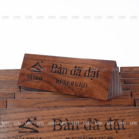 Bảng Tam Giác Khắc Laser 2 Mặt " Bàn Đã Đặt - Reversed " - Luxi Decor
