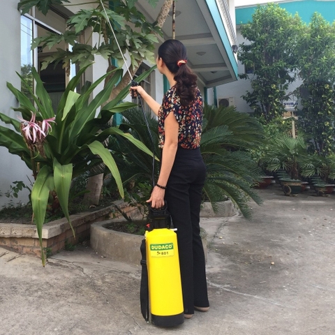 Bình xịt tưới cây 8 lít dudaco - Hàng Chính Hãng