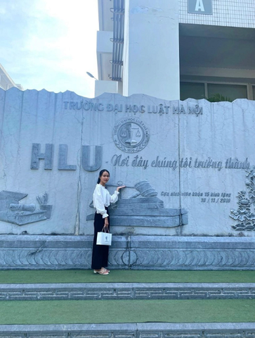 Nữ sinh dân tộc Thổ đầy nghị lực vượt khó học tập