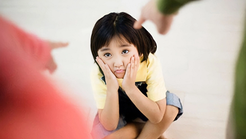 Nếu con có hành động "xấu" này, bố mẹ đừng vội mắng: Bởi chuyên gia nói đó là biểu hiện của đứa trẻ dũng cảm, bản lĩnh!