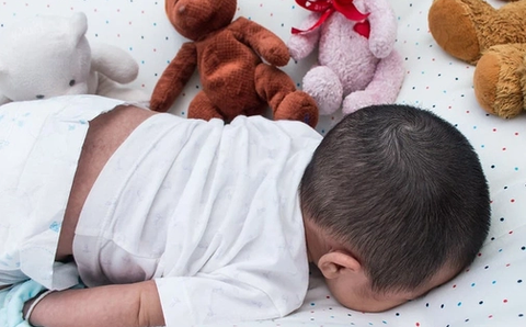 Tím tái khi đang ngủ, bé trai 5 tuổi tử vong sau khi được đưa đến cơ sở y tế