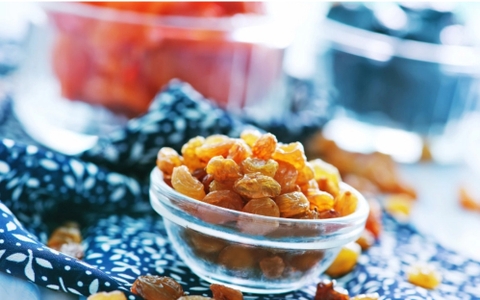 Tự làm nho khô vừa ngon lại dễ cho dịp Tết nhâm nhi không biết chán