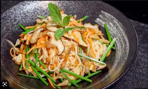 Hủ tiếu xào chiều 30 Tết