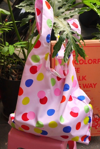 Túi dù gập Líu Lô x Mai Lê Chấm bi nền hồng/ Polka dot Foldable bag