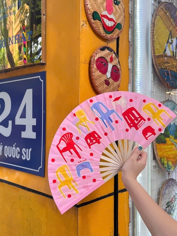 Quạt nhiều ghế nền hồng Mai Lê x Líu Lô