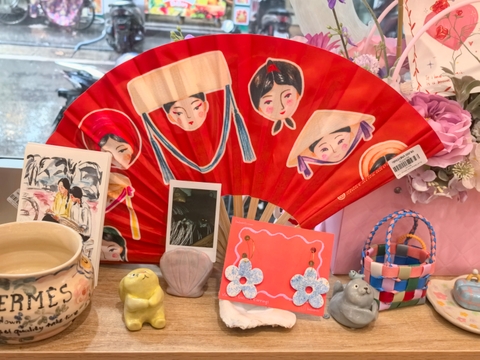 Quạt Vietnamese women club Mai Lê