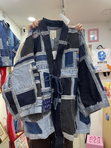 Áo khoác denim 1150 T2/26 Chế Upcycled Clothing