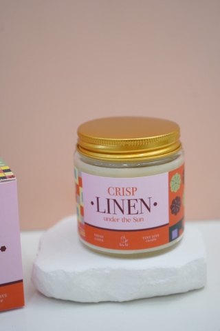 Nến crisp linen under the sun Líu Lô 135g
