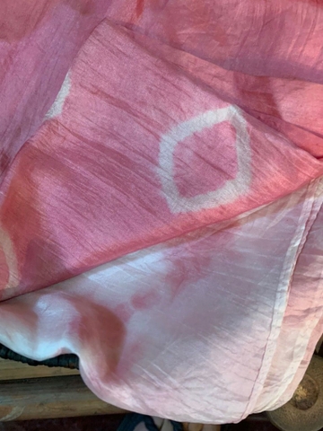 Khăn lụa hồng 90 x 90 Hoa Tien Brocade