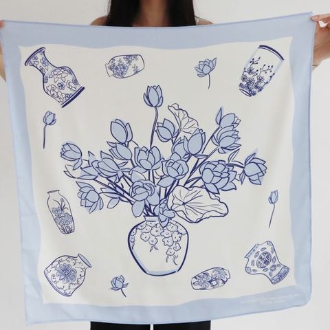 Khăn lụa vuông bình gốm 70x70 Mai Lê