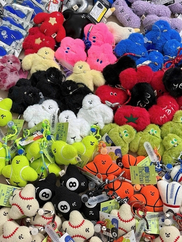 Móc chìa khóa Dính yêu elm đen