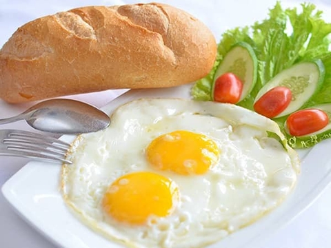 Bánh mì ốp la trứng