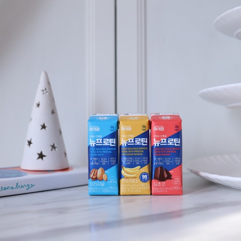 TPBS Sữa đạm pha sẵn Mymeal Nu Protein 190ml x 10 hộp mix 3 vị (nguyên bản, chuối, socola)