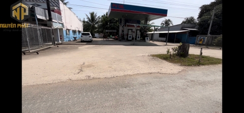 [NP4] Bán cây xăng gần thị trấn Óc Eo